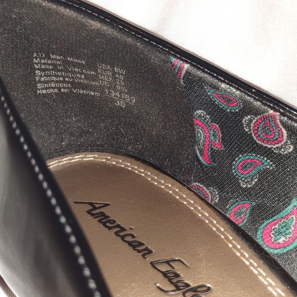 𝅺American Eagle Black Closed Toe High Heels - Picture 8 of 8
